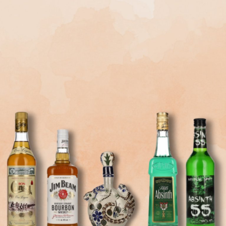 Spiritueux premium sur fond clair