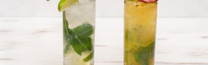 Bild zeigt eine erfrischende Caipiginger alkoholfrei im Glas mit Eis.