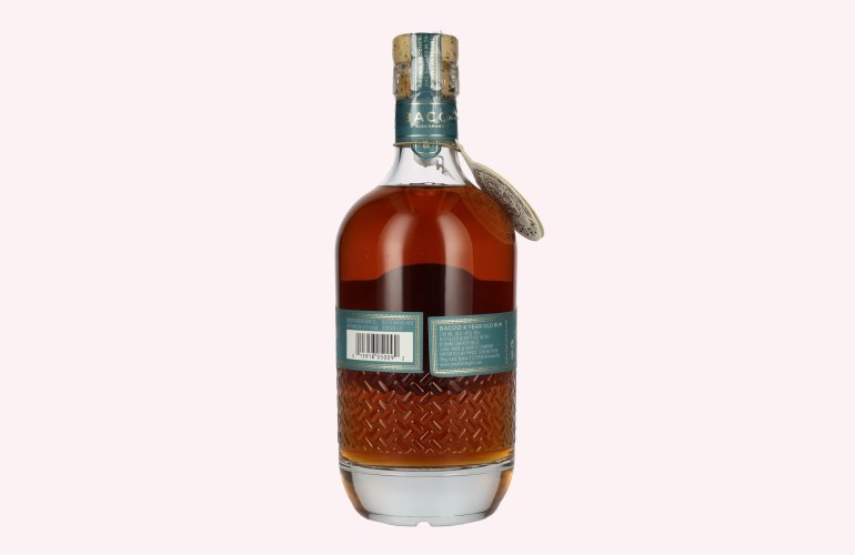 Bacoo 4 Years Old Rum 40% Vol. 0,7l