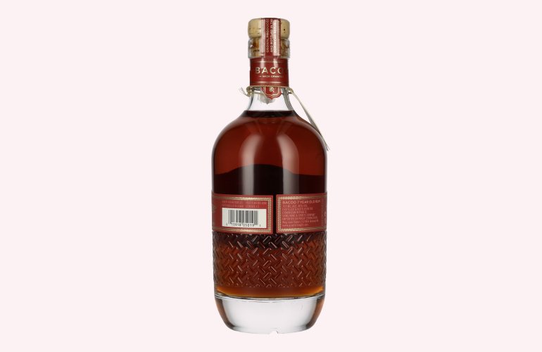 Bacoo 7 Years Old Rum 40% Vol. 0,7l