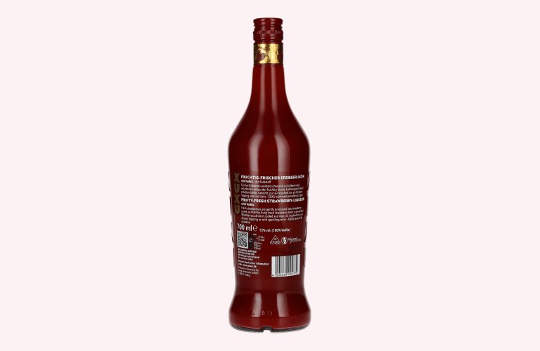 XUXU Strawberry Liqueur with Vodka 15% Vol. 0,7l